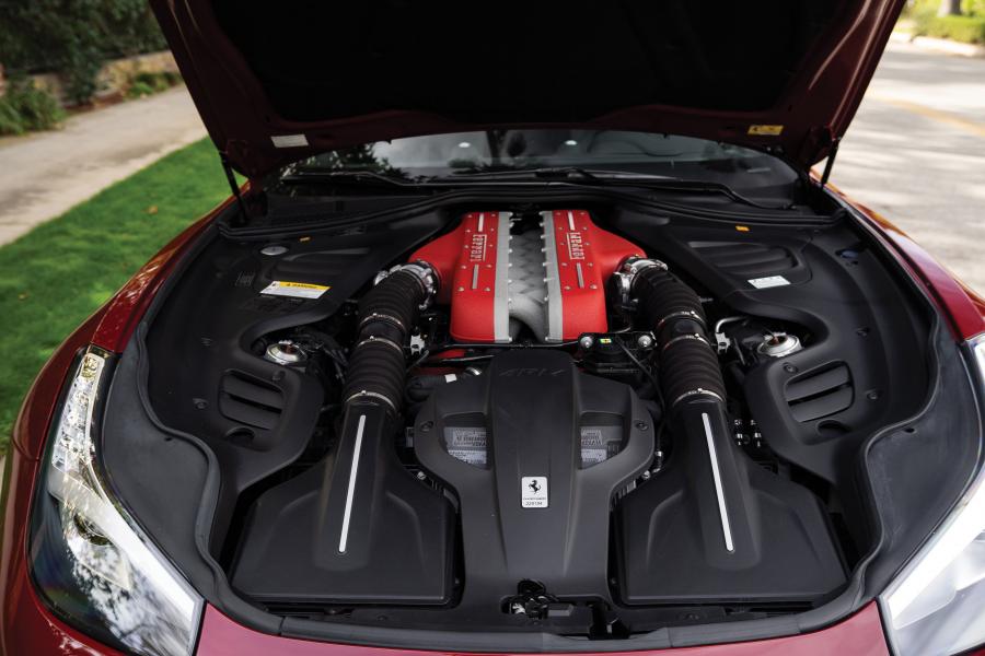 Моторный отсек Ferrari GTC4Lusso The Icon (229194) 2018 года  (фото 7 из 32)